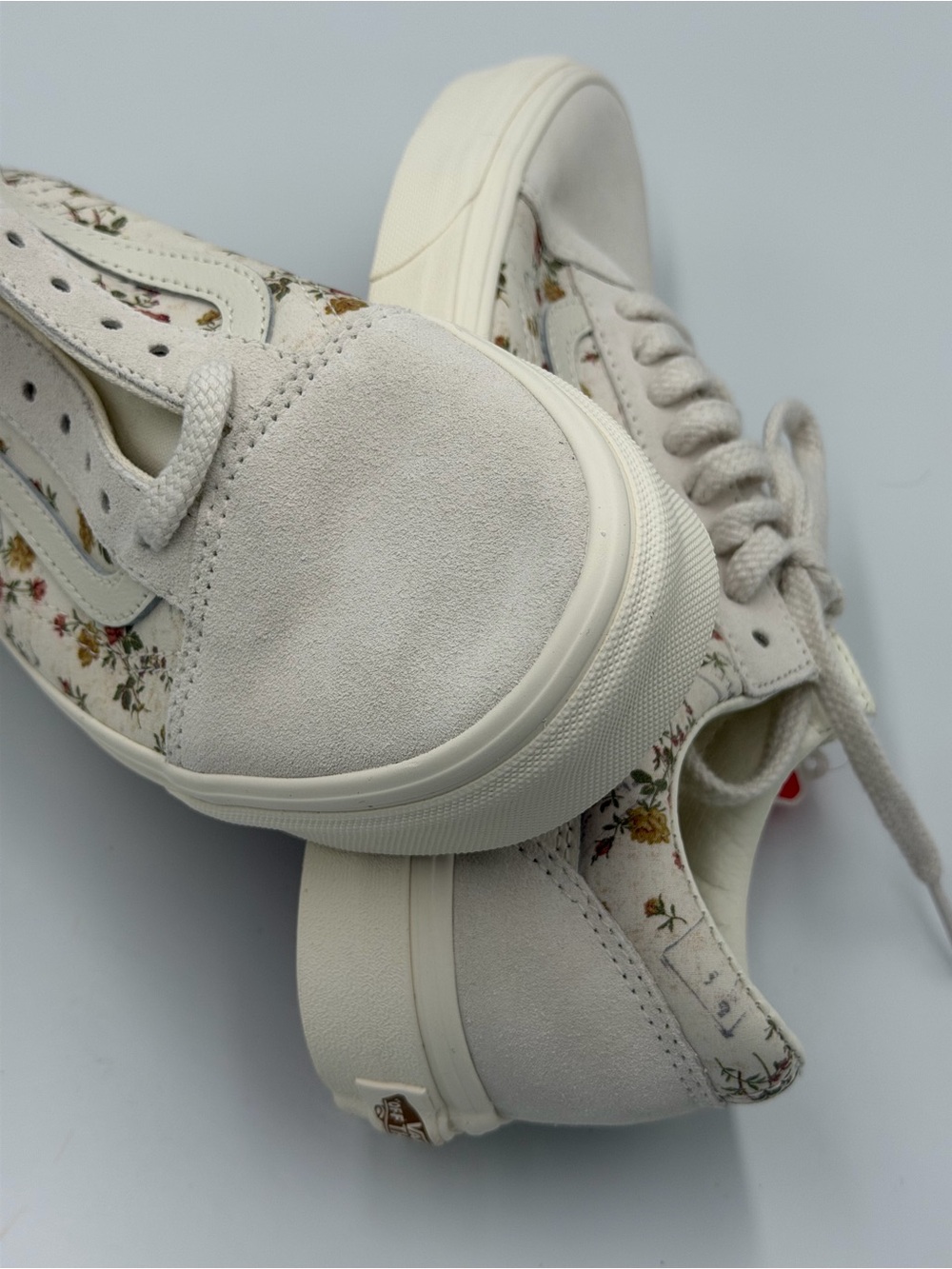 Van’s Cream Floral Low-Top Women's Sneakers - Picture 6 of 7